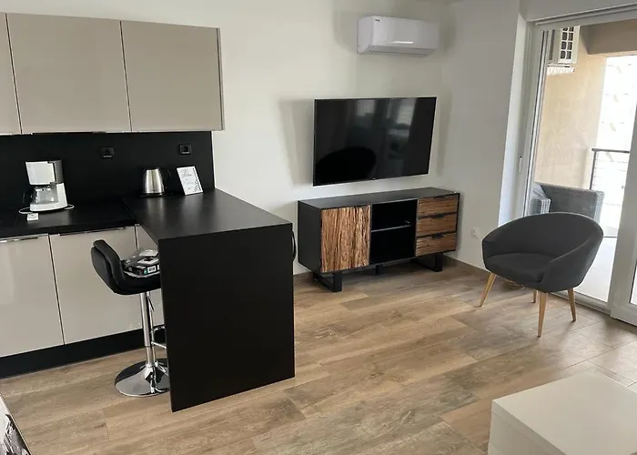 Apartman Lea *